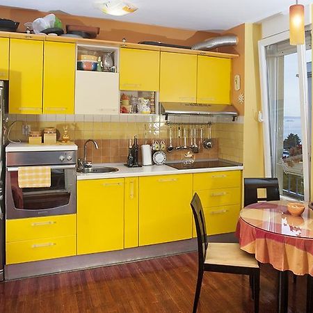 Apartment Sunny Yellow - With Balcony And Parking Place, Сплит Номер фото